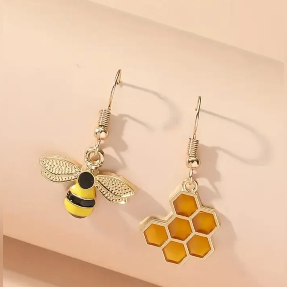 Bee & Honeycomb Decor Mismatched Drop Earrings - Picture 2 of 8